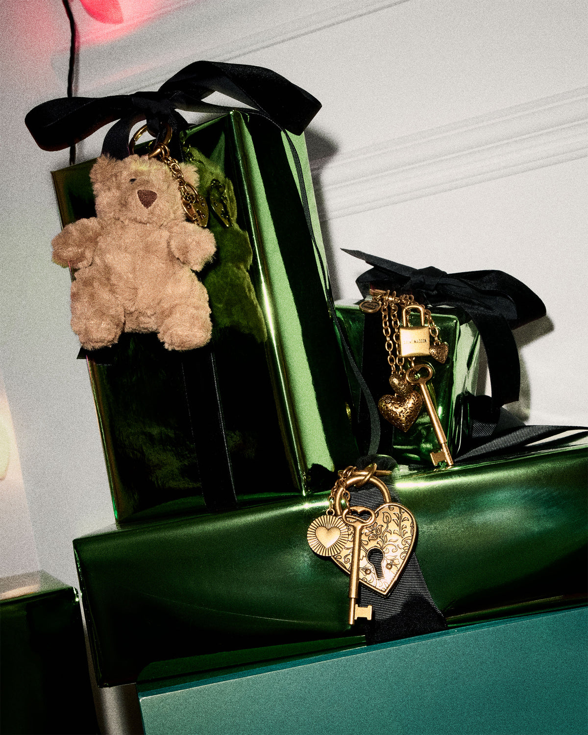 TOKEN BAG CHARM GOLD - view 4