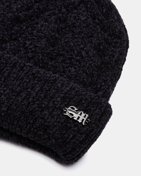 CHENILLE CABLE KNIT BEANIE BLACK