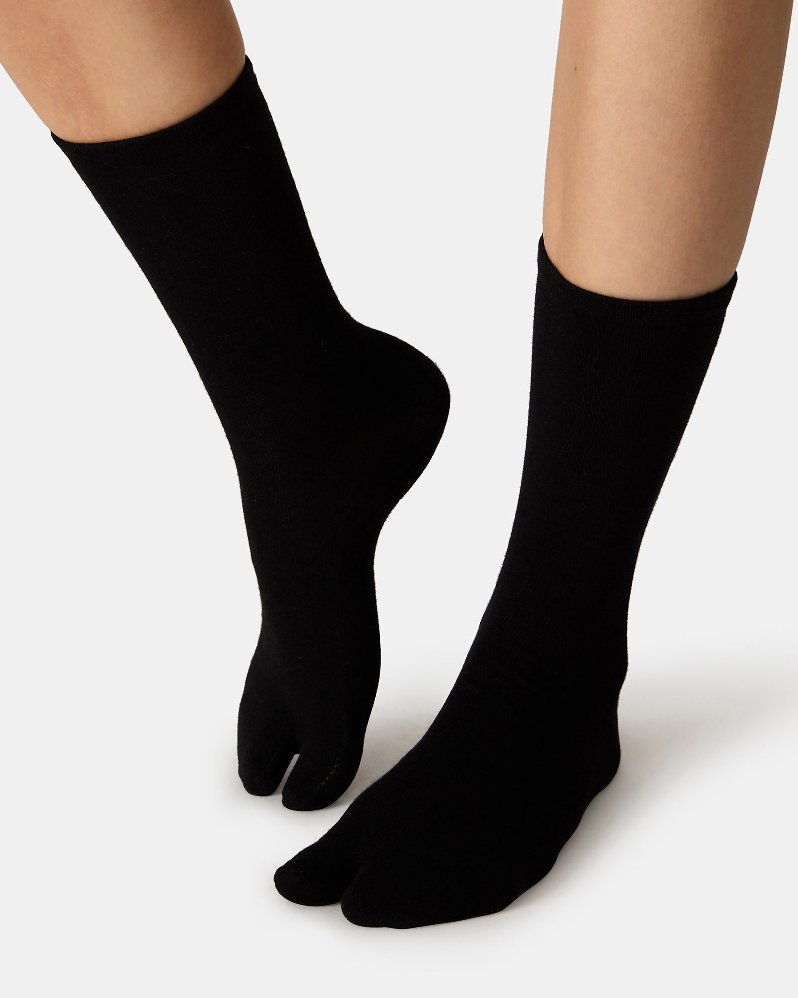 SPLIT TOE CREW SOCKS BLACK/WHITE - view 2