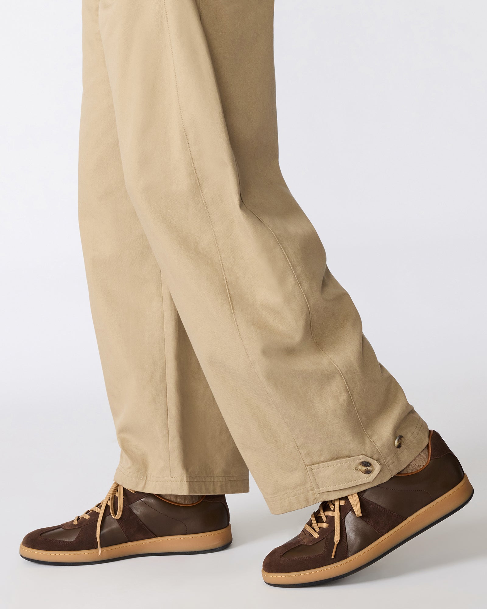 DAMAR BROWN - view 2