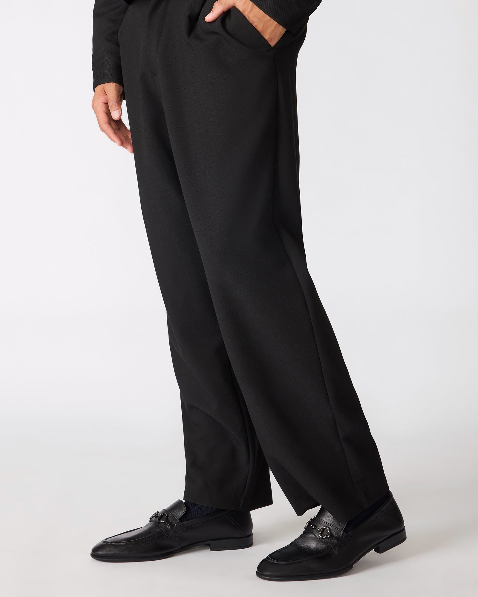 SCHMOOZE BLACK LEATHER - view 2