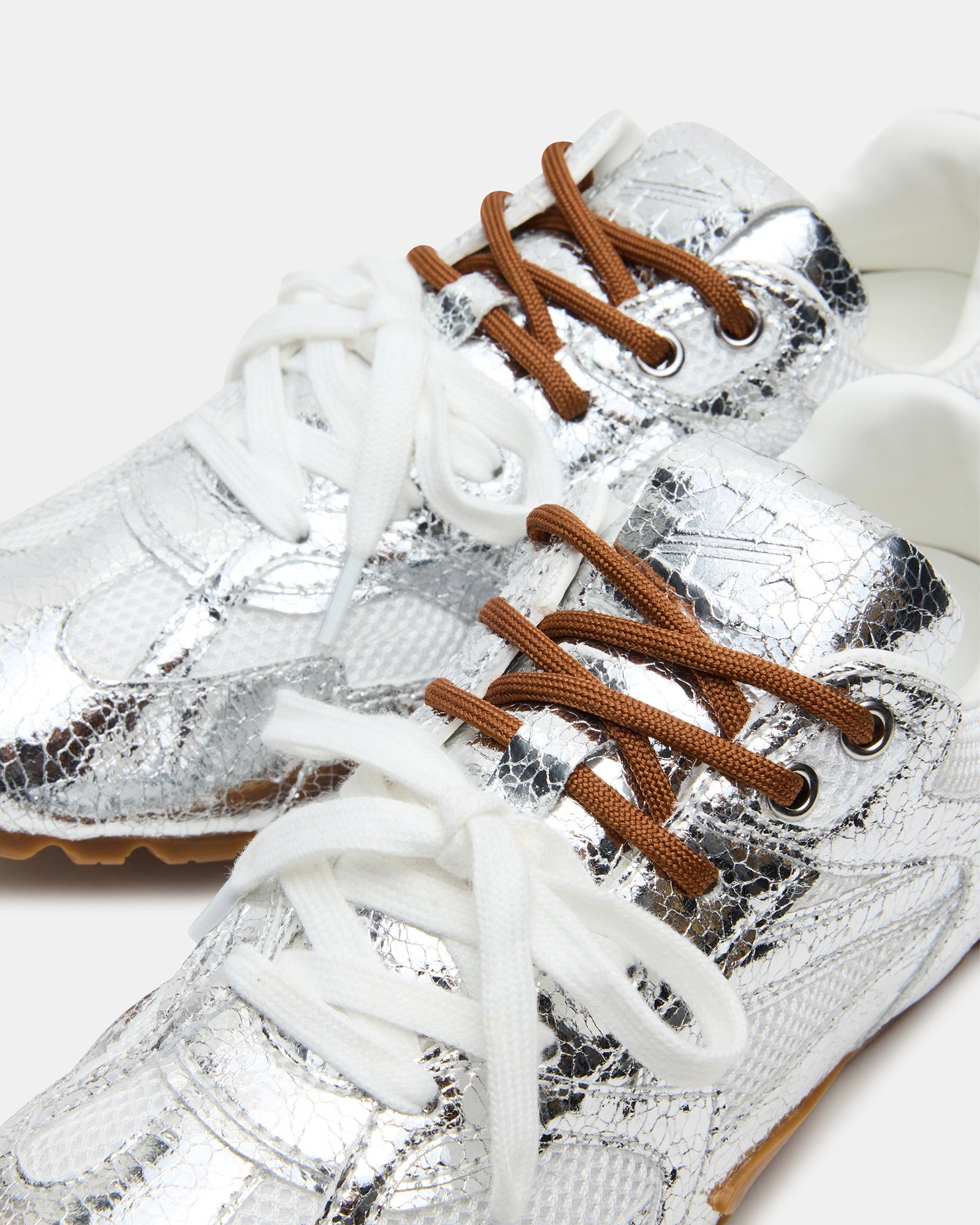 Steve Madden レースアップ AZIEL スニーカー AZIEL Silver Low-Top Lace-Up Women's Sneakers – Steve Madden