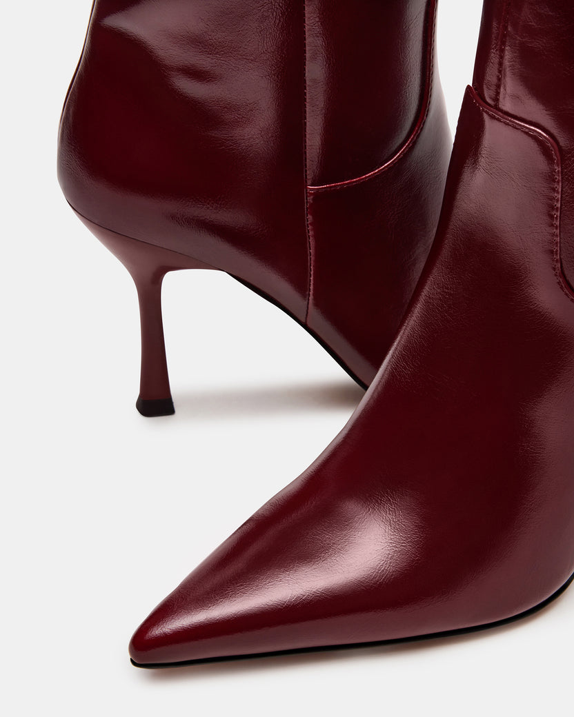 pointed toe boots