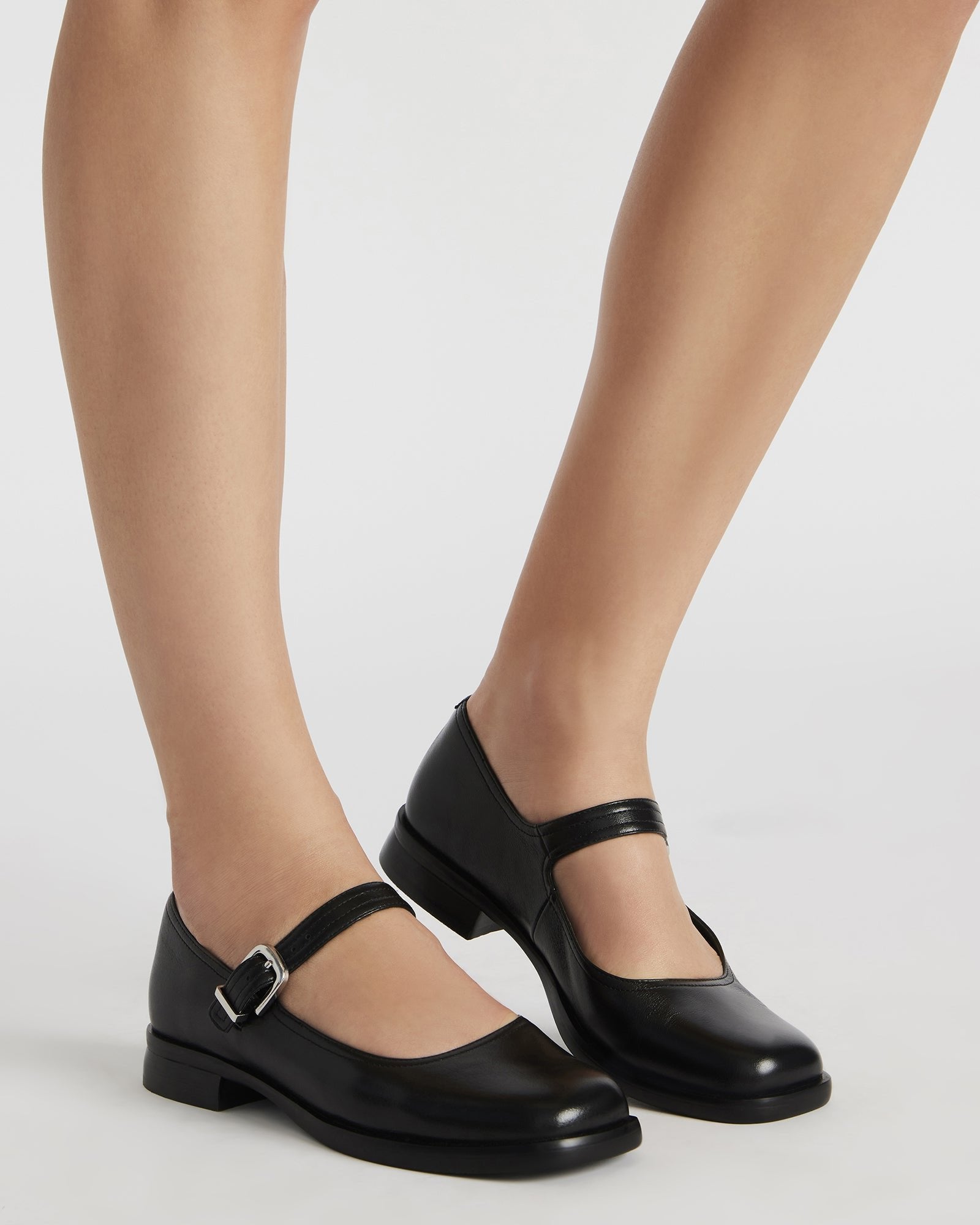 DELANCY Gold Leather Women's Mary Jane Flats – Steve Madden