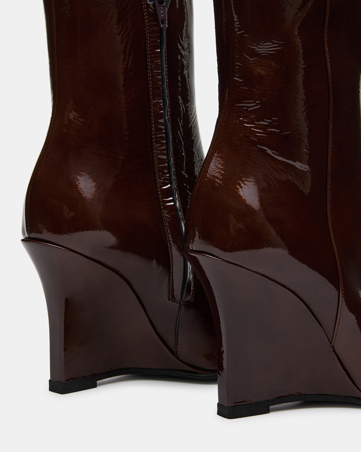 EVOQUE BROWN PATENT - view 3