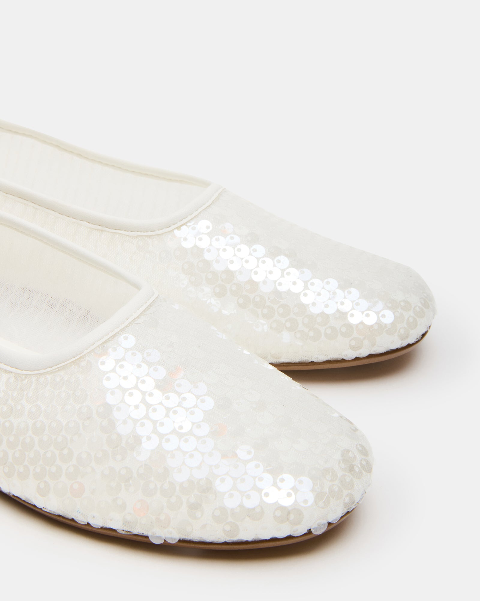 GARCELLE White Sequin Women's Ballet Flats Steve Madden GARCELLE White Sequin Women's Ballet Flats Steve Madden