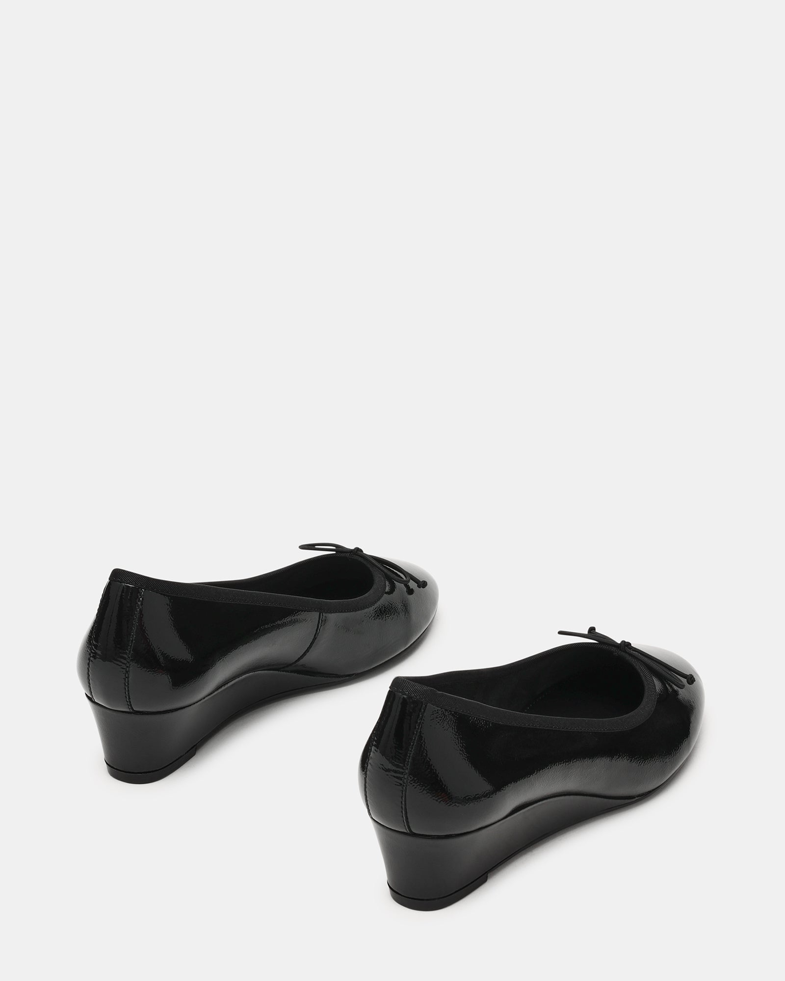 KLUTZY Black Patent Ballet Wedge Bow Round-Toe Women's Heel – Steve Madden KLUTZY Black Patent Ballet Wedge Bow Round-Toe Women's Heel – Steve Madden
