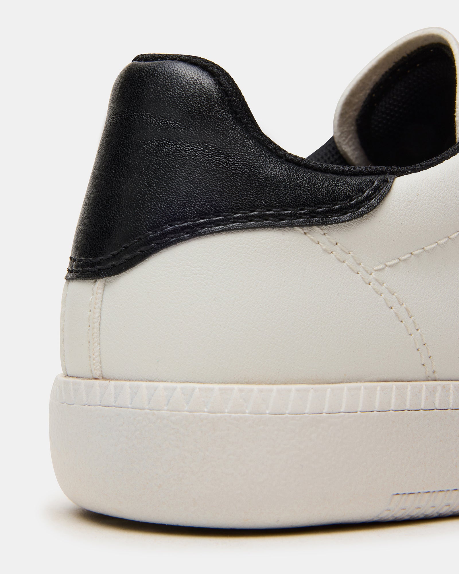 MOMENTUM WHITE/BLACK - view 3