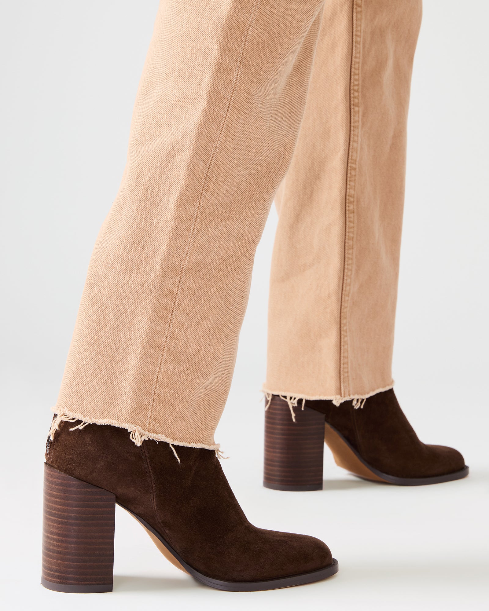 OBSESSION Chocolate Brown Suede Rounded Toe Block Heel Women's Ankle Boot Steve Madden OBSESSION Chocolate Brown Suede Rounded Toe Block Heel Women's Ankle Boot Steve Madden