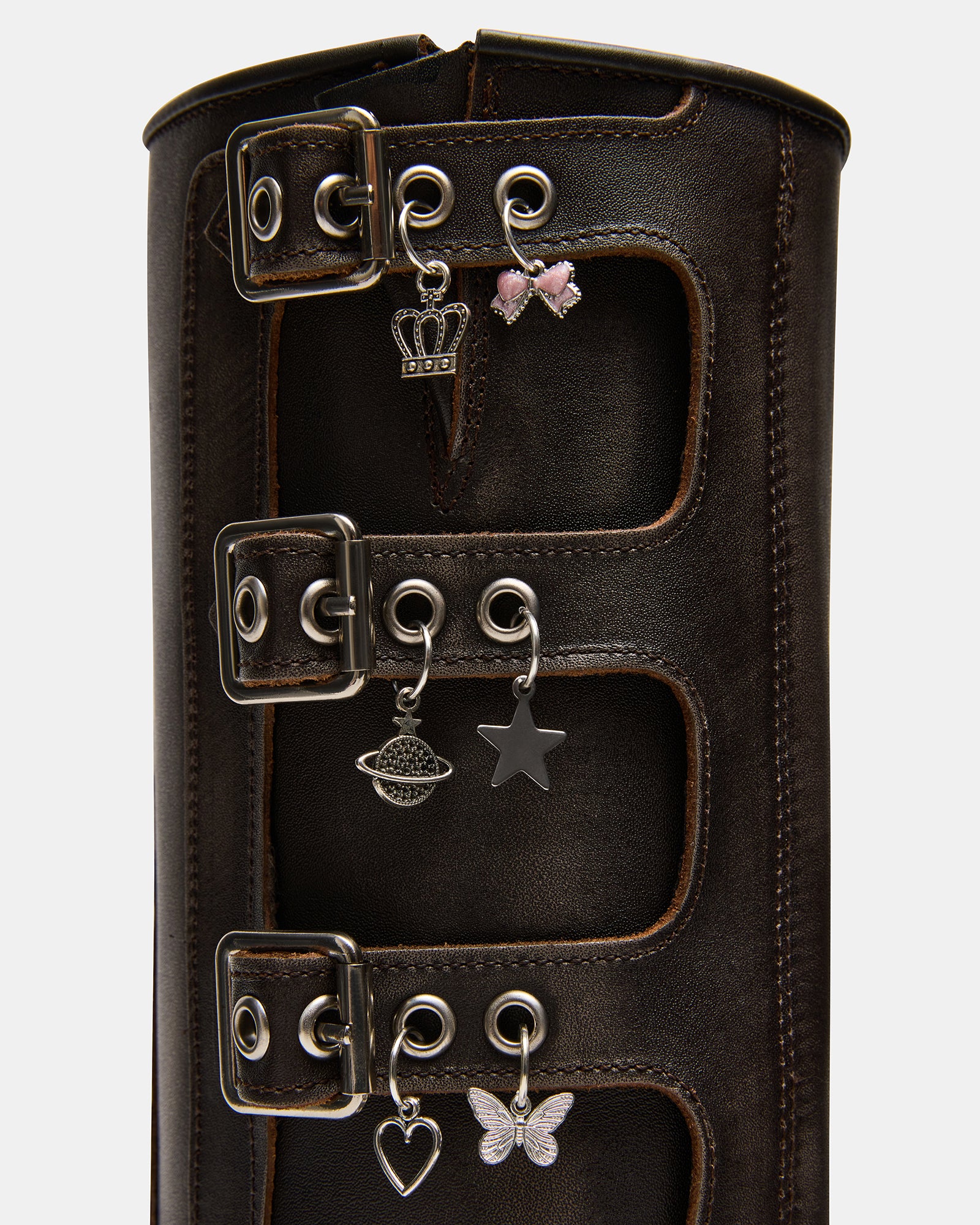 ROCKY CHARMS BROWN DISTRESSED