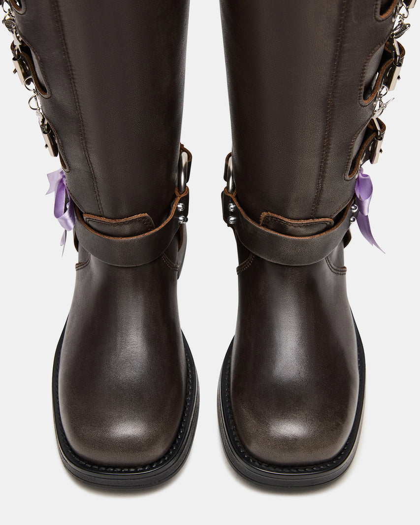 ROCKY CHARMS BROWN DISTRESSED