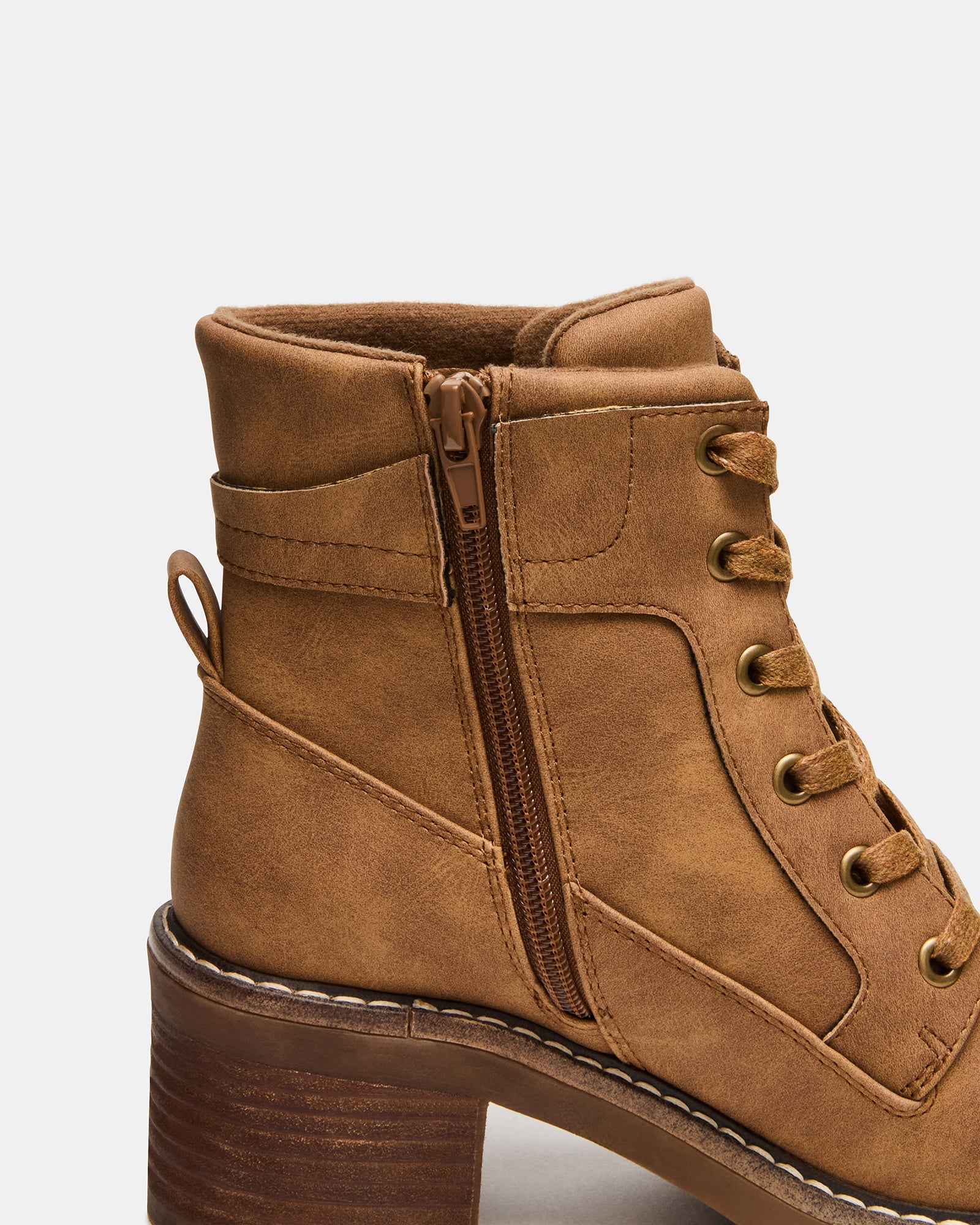 Steve Madden Tan suede Chelsea boots with a chunky Steve Madden Tan suede Chelsea boots with a chunky